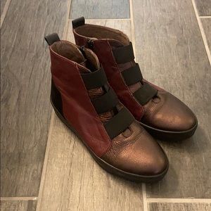 Women’s Wonders boots